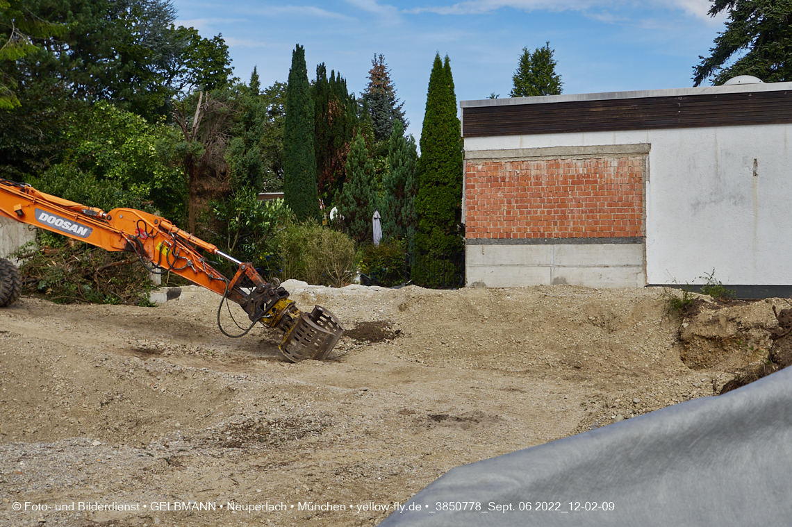 06.09.2022 - Baustelle an der Niederalmstraße 16 und Hugo-Lang-Bogen 13 in Neuperlach-Trudering